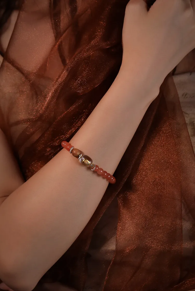 Dreaming South- Icelike Nanhong Crystal Bracelet