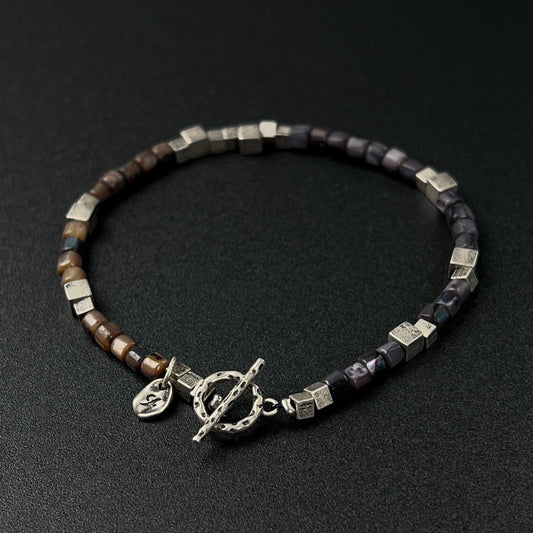 Serene Equilibrium- Horseshoe Shell Beads Bracelet