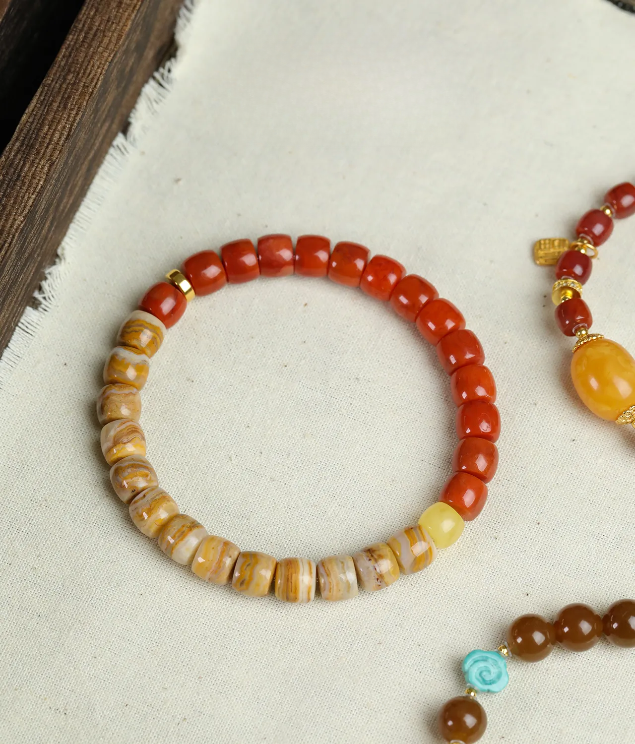 Timeless Grace- Nanhong & Banded Agate Bracelet